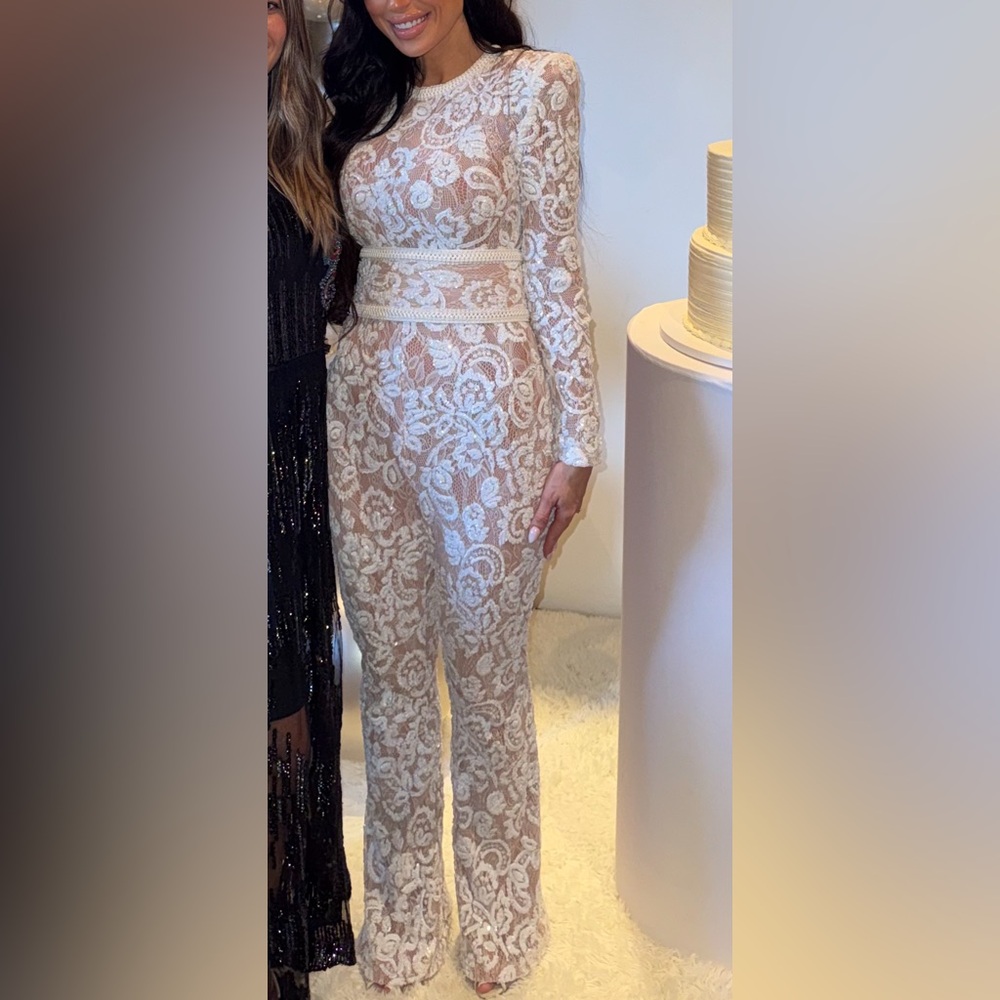 NADINE MERABI Elegant Lace Jumpsuit - Picture 5 of 6